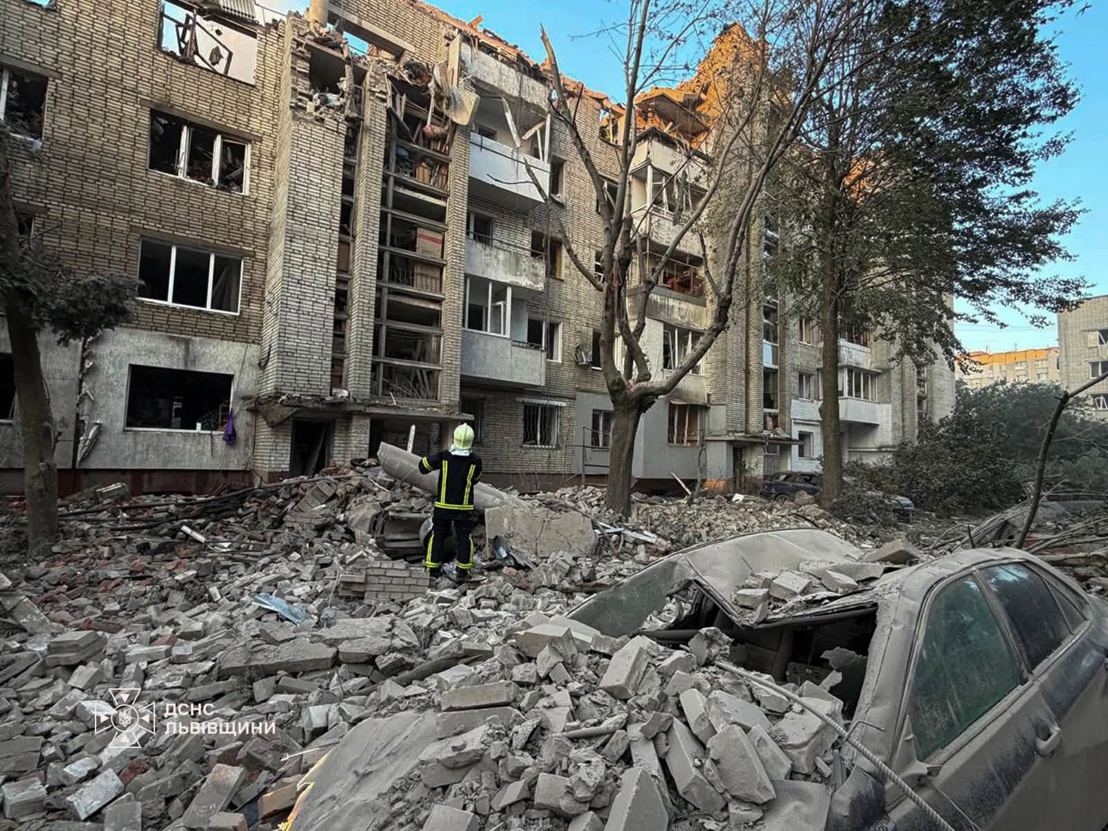 Росія здійснила масовану комбіновану атаку по Україні: ППО знищила 320 повітряних цілей